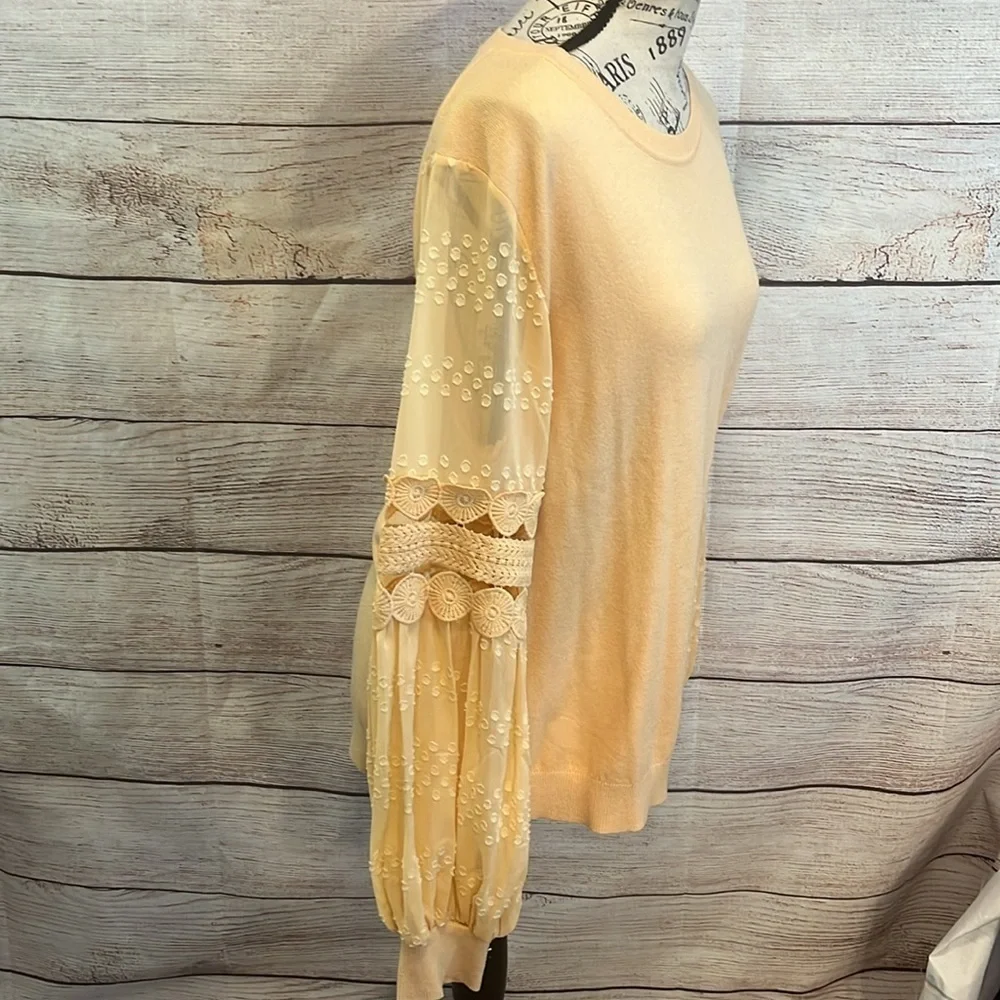 Sioni Lightweight Sweater Open Applique Sleeves NWT Size Large